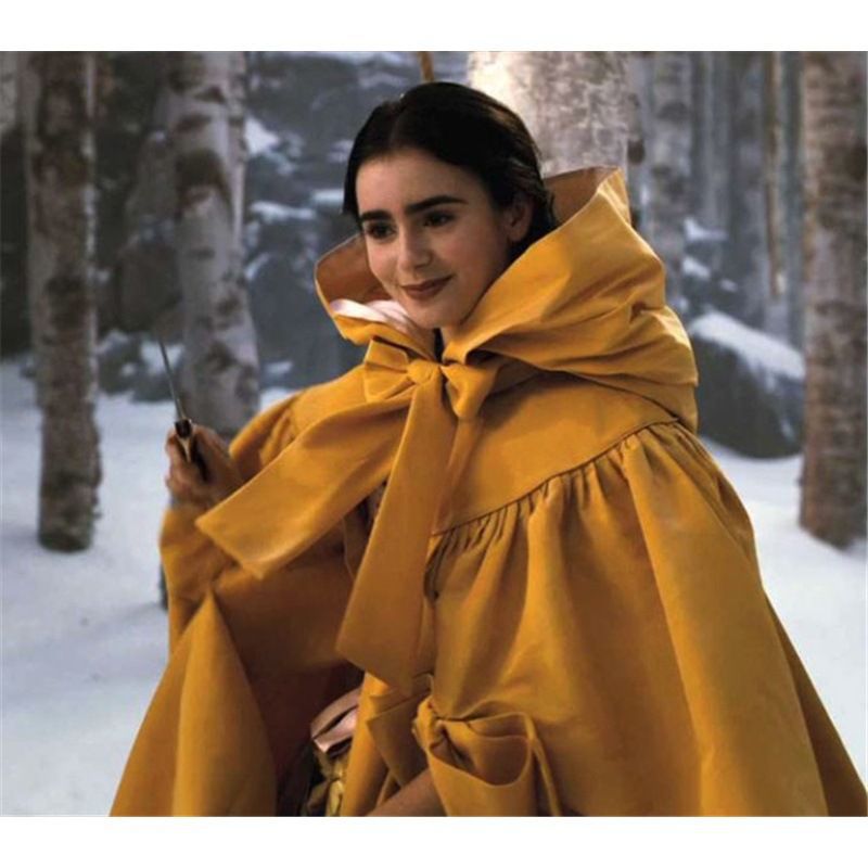 Retro golden velvet winter trench coat for bride