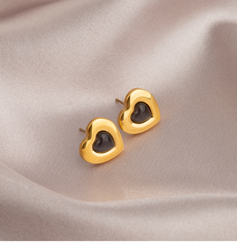 Simple Style Heart Shape Titanium Steel Plating Earrings 1 Pair