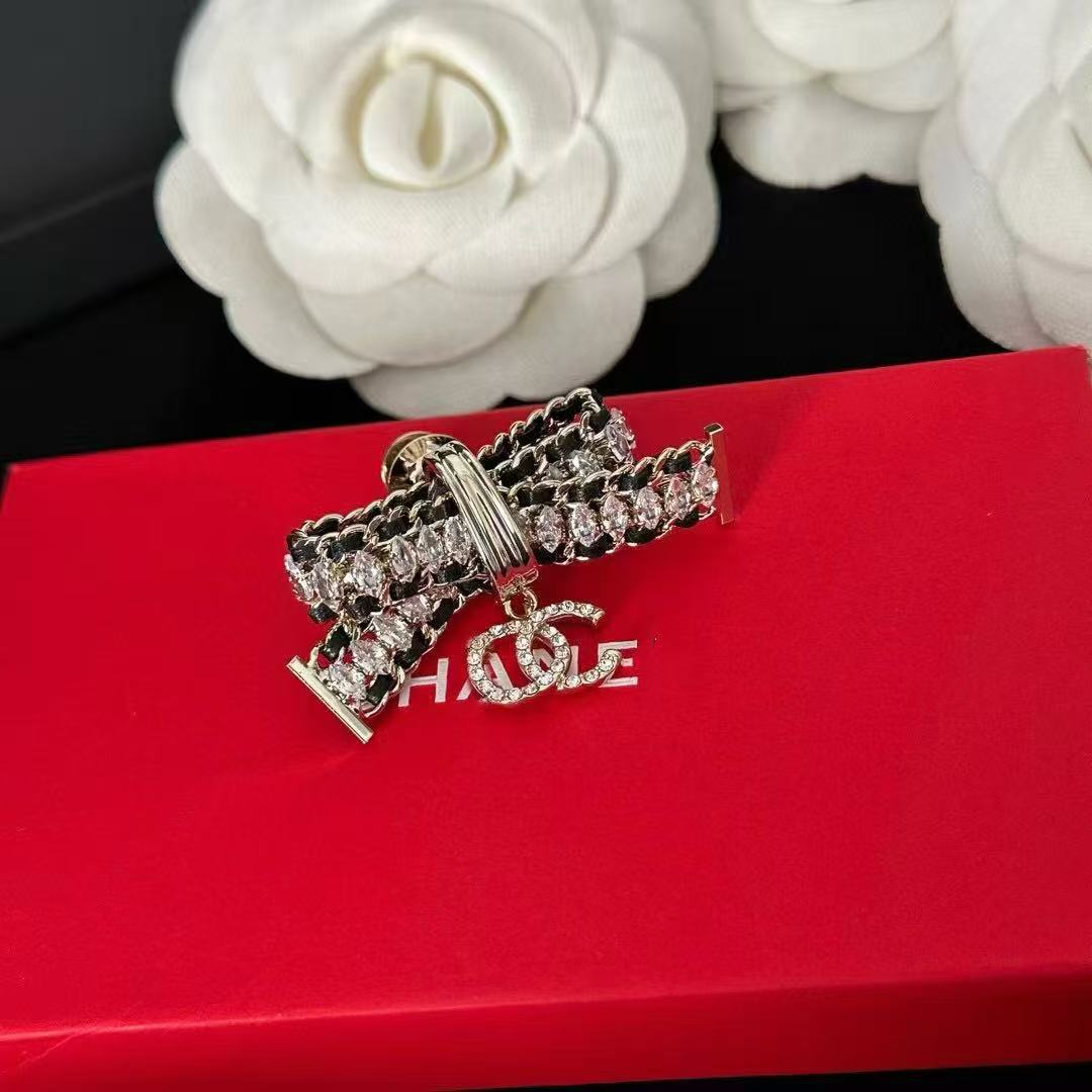 Classic Chanel-Style High-End Gold-Plated Brooch, Fashionable Retro Star Ocean Personality Trend, Sweet and Cool Heart Design