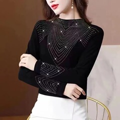 半高襟tシャツの底のシャツの女性2023春秋モデルの重工の明るいドリルの流行の洋風はやせている内に長袖の上着を掛けます。