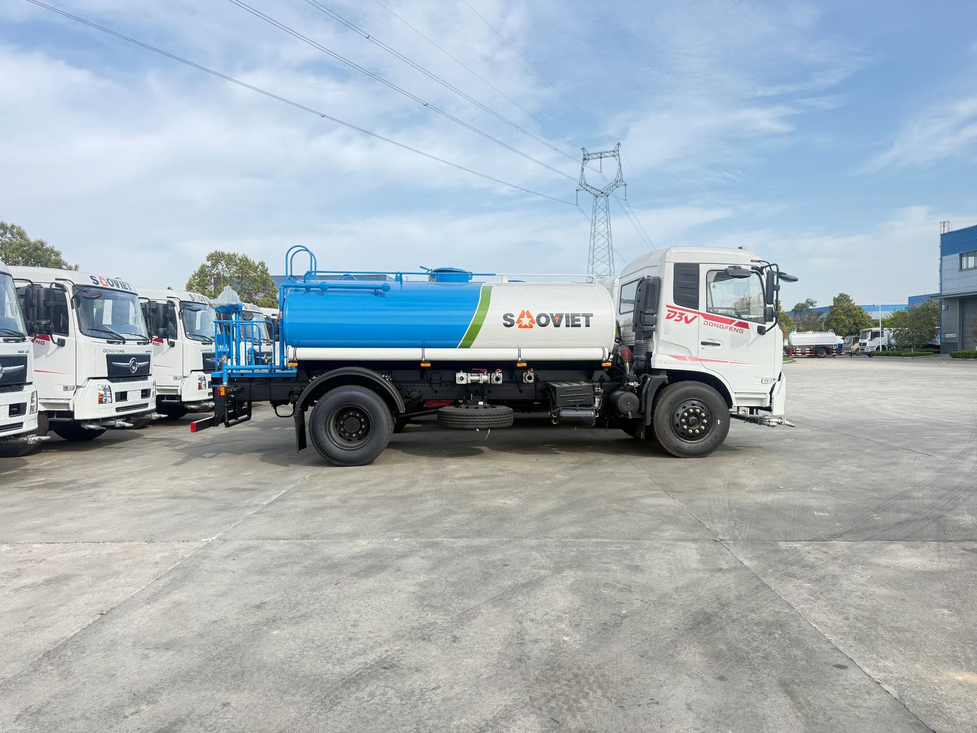 Export Foreign Trade 12-Ton Sprinkler Truck, National Standard 3, for Landscaping Spraying, Municipal Sanitation Engineering Vehicle, Landscaping Water Transport Vehicle