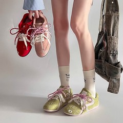 レトロ平底靴2025新型夏ファッション通気性百合板靴カジュアルソフト底女性運動徳訓靴