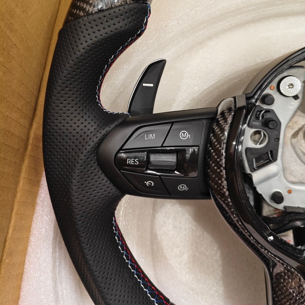 Suitable for BMW 1234567 Series F10F20F30 black carbon fiber sports steering wheel assembly modification
