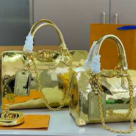 女包镭射枕头包亮面波士顿包大容量斜挎包单肩包手提包跨境时尚