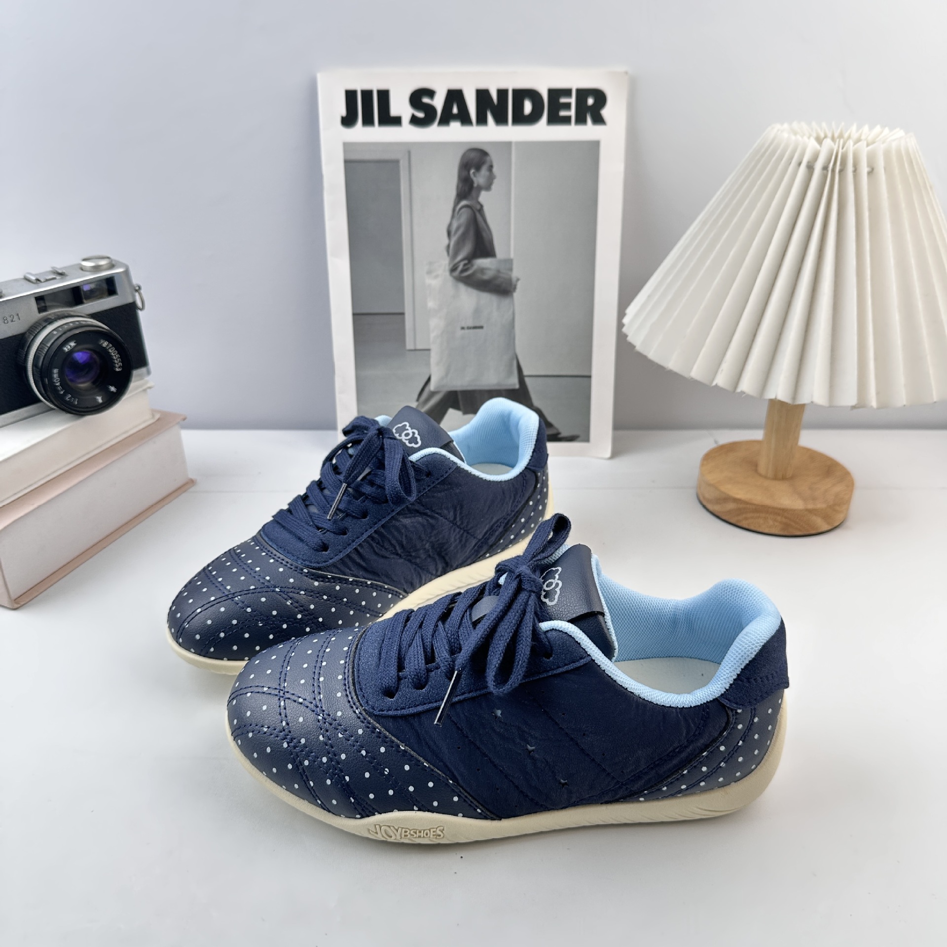Yuanbo nicho no choque zapatos de skate para mujeres 2025 nuevo primavera y otoño zapatos blancos con suela gruesa zapatos casuales para mujeres