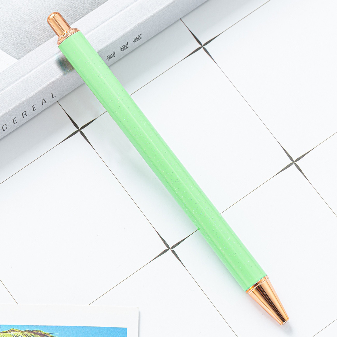 Nuevo bolígrafo de metal de alto valor facial, polvo flash creativo, bolígrafo de papelería de metal para estudiantes en stock