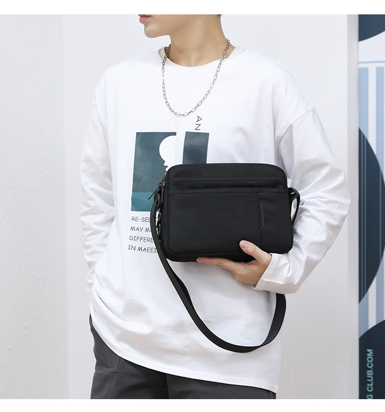 Men's Solid Color Polyester Zipper Shoulder Bag Crossbody Bag display picture 2