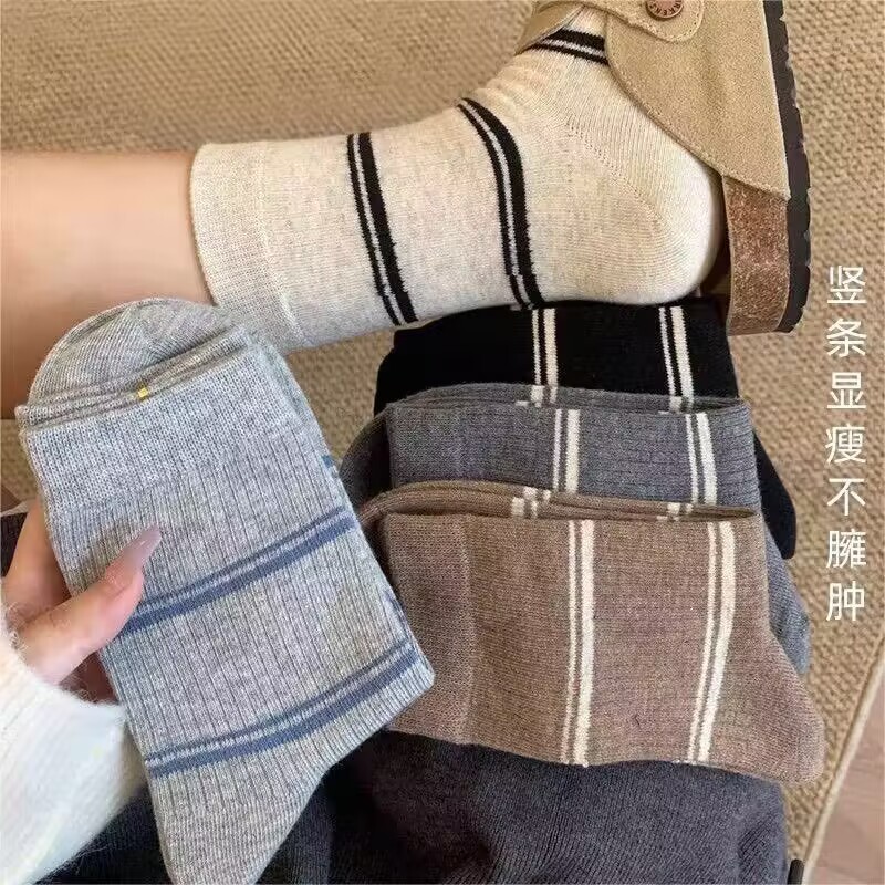 Zhuji 2026 Spring New Striped Socks for Women, Simple Color-Blocking Mid-Tube Socks, Fashionable Versatile Seamless Slouch Socks Zhuji 2026 Spring New Striped Socks for Women, Simple Color-Blocking Mid-Tube Socks, Fashionable Versatile Seamless Slouch Socks