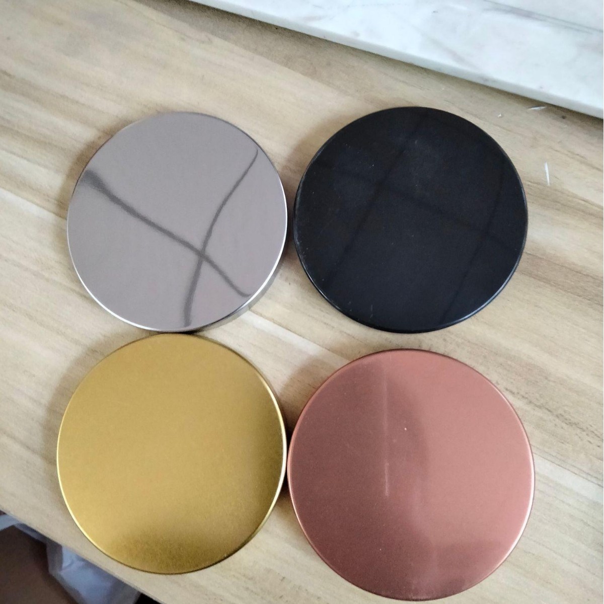 Venta al por mayor taza de vela tarro de vidrio color esmerilado recipiente de vidrio aromaterapia taza vacía con tapa dormitorio romántico candelabro logo