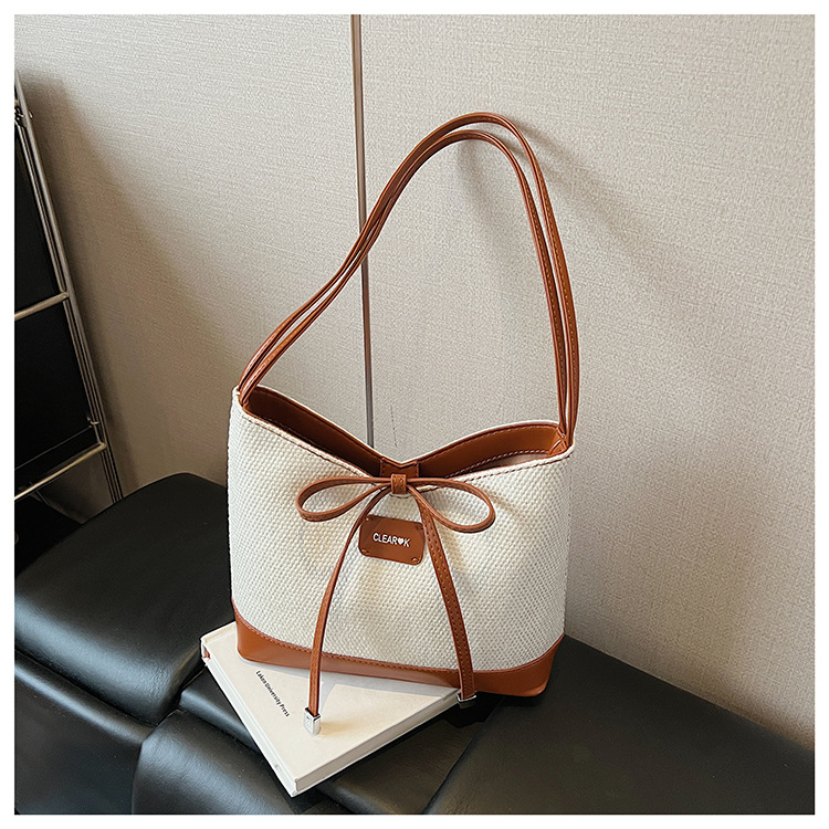 Simple and large-capacity tote bag for women 2025 new style in a two-color Korean-style casual underarm bag with a bow, fashionable and sweet undefined