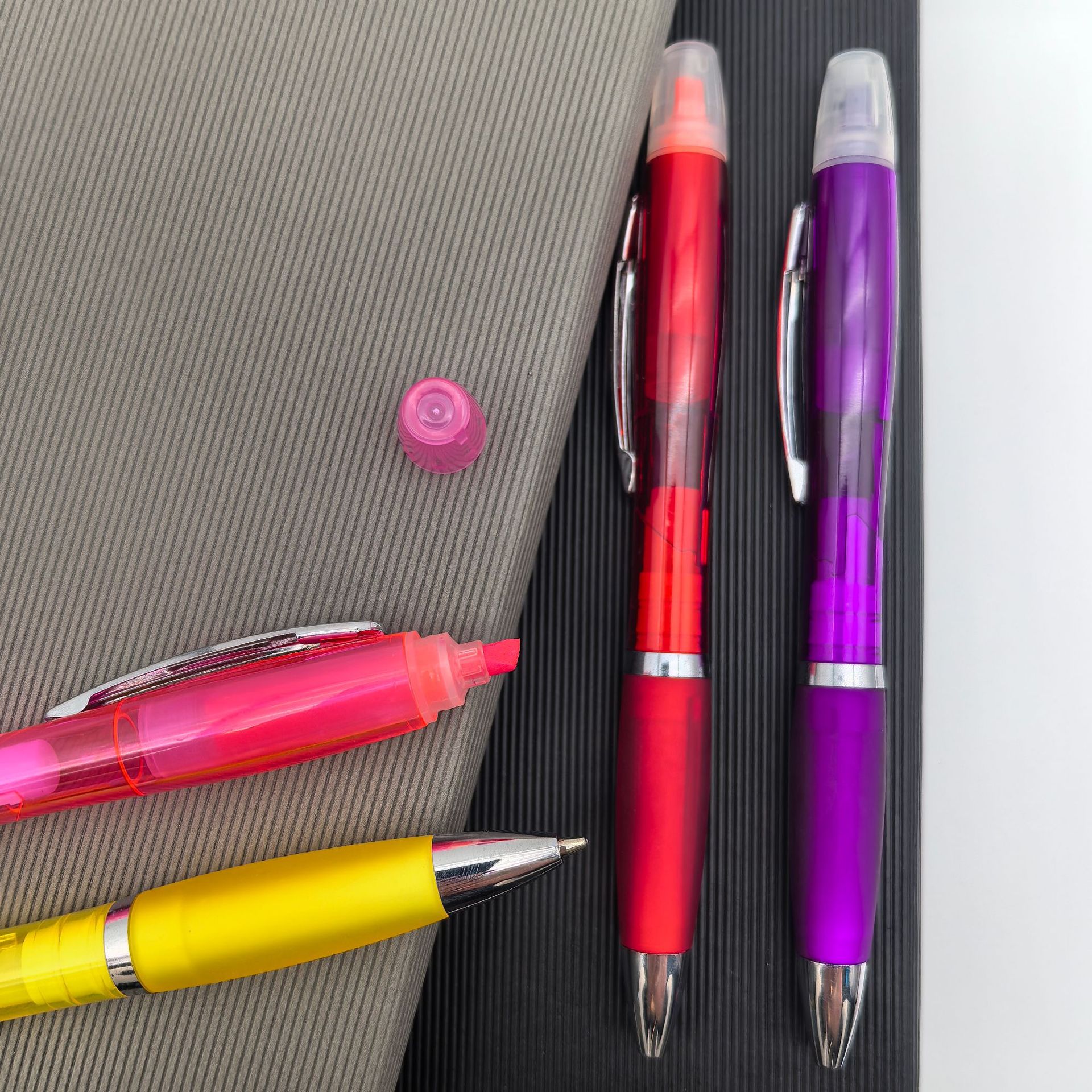 Personalizado multifuncional pluma de doble cabeza creativa pluma de doble cabeza líquida pluma de aluminio publicitaria 2 para pluma de bola