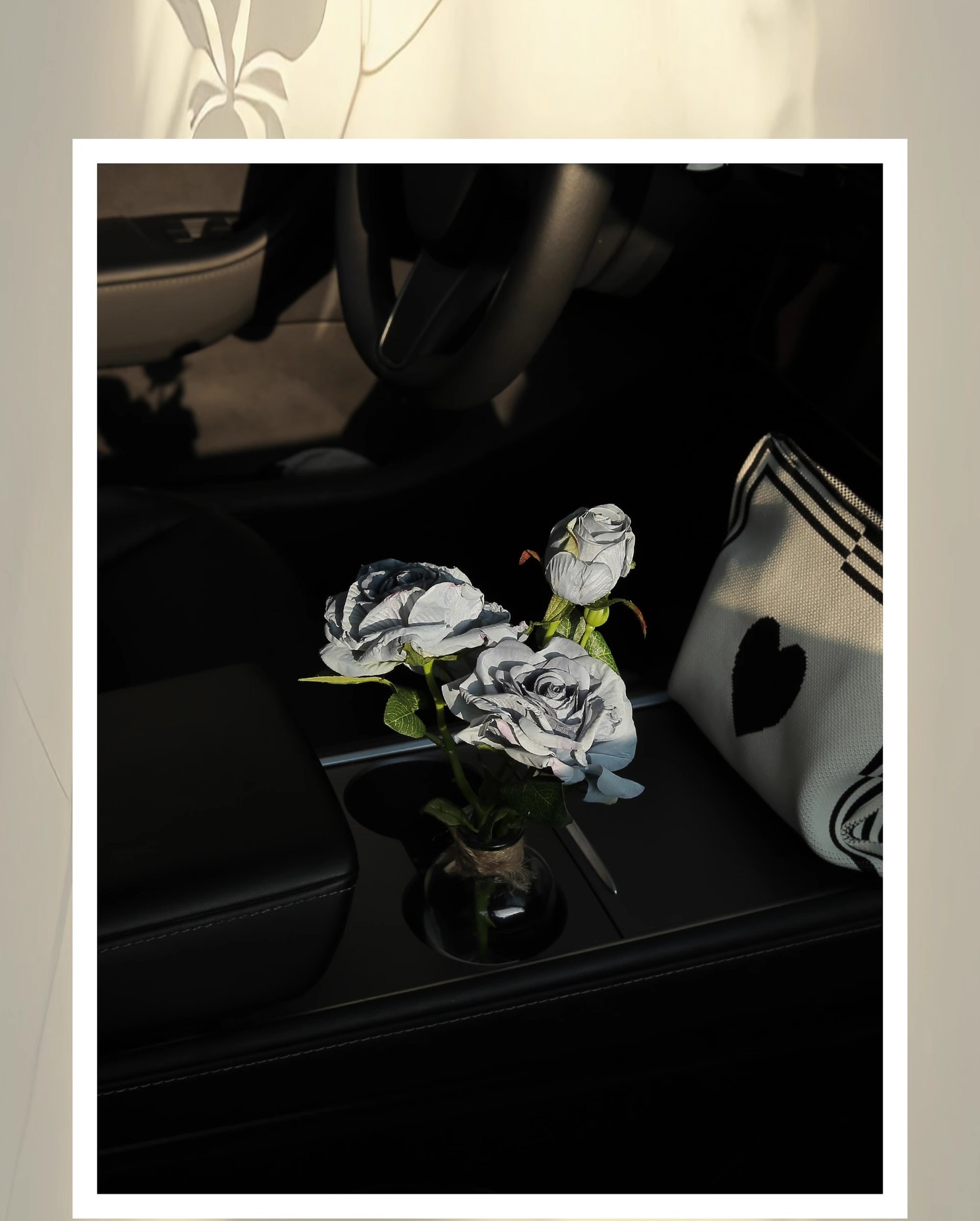 Cross-Border Car Ornaments, High-End Light Luxury Car Accessories, Car Center Console, Cute Vase, Roses