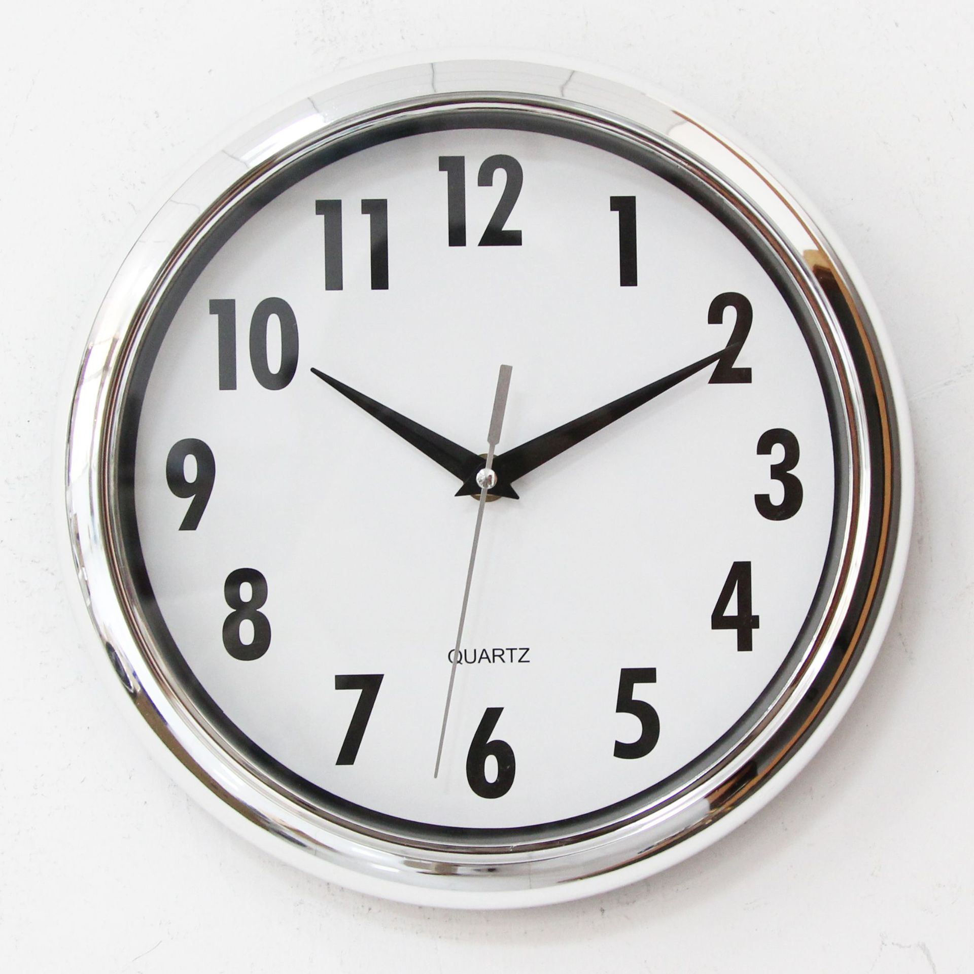 挂钟客厅简约现代静音无声石英钟表银色数字时尚创意北欧圆形时钟