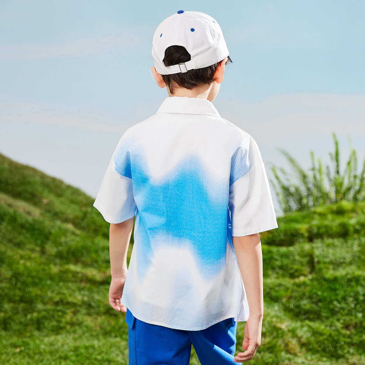 LAVI2023 verano nueva camisa de los muchachos chaqueta de los niños medianos y grandes camisa de manga corta de los muchachos chaqueta casual media manga