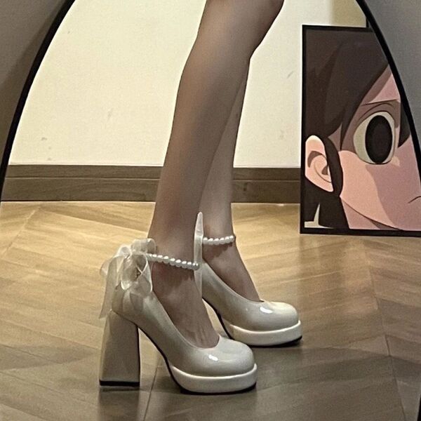 White retro wedding shoes heels