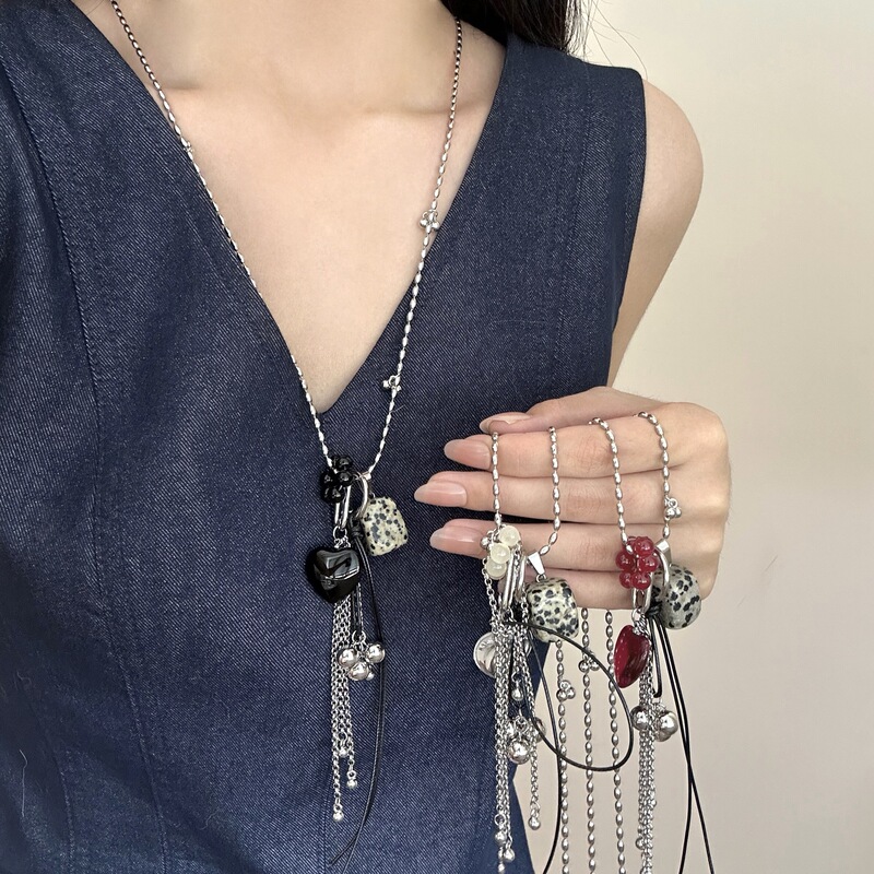 Blogger's Same Spotted Square Necklace Women's Natural Stone Heart Versatile High-End Niche Design Pendant Sweater Chain