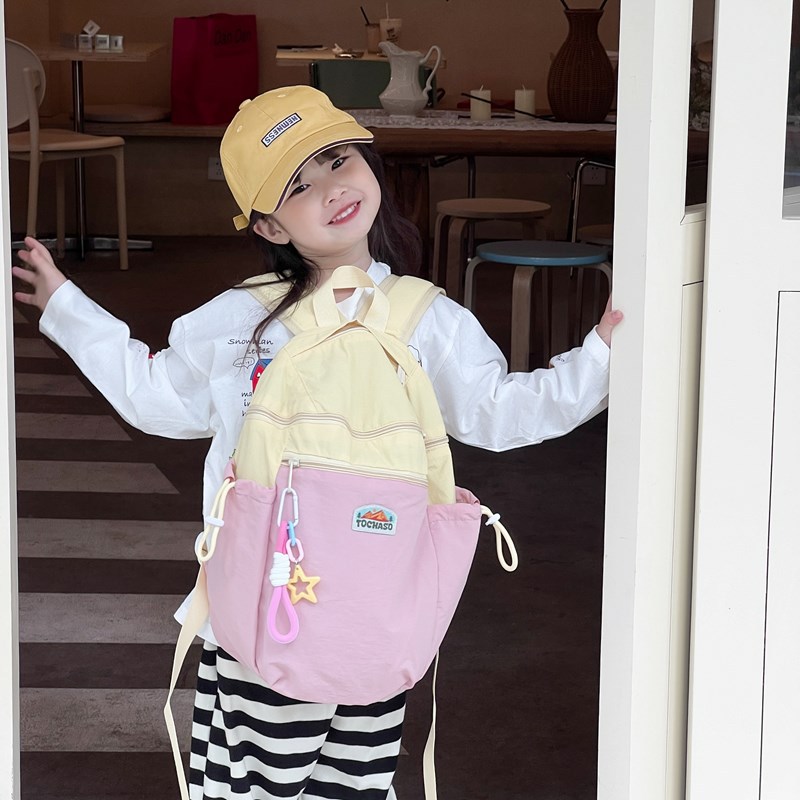 Mochila de estilo coreano para niños y niñas, mochila de estilo extranjero de gran capacidad para estudiantes de escuela primaria 2025 nueva mochila infantil