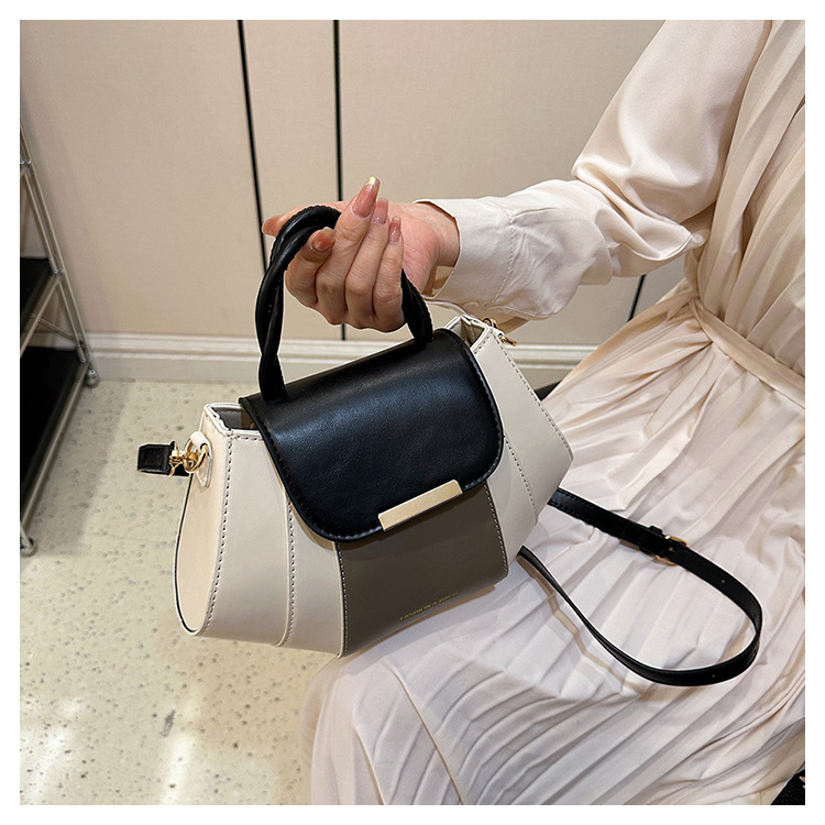 577g Weight Polyester Lining Material Zipper Closure Type Single Shoulder Strap Strap Type Crossbody Bag Bags Type Casual, Daily Occasion Pu Leather Material Color Block Pattern All Seasons Season Women's Gender Streetwear Style Square Shape Medium Size Women's Medium Pu Leather Color Block Streetwear Square Zipper Crossbody Bag 9
