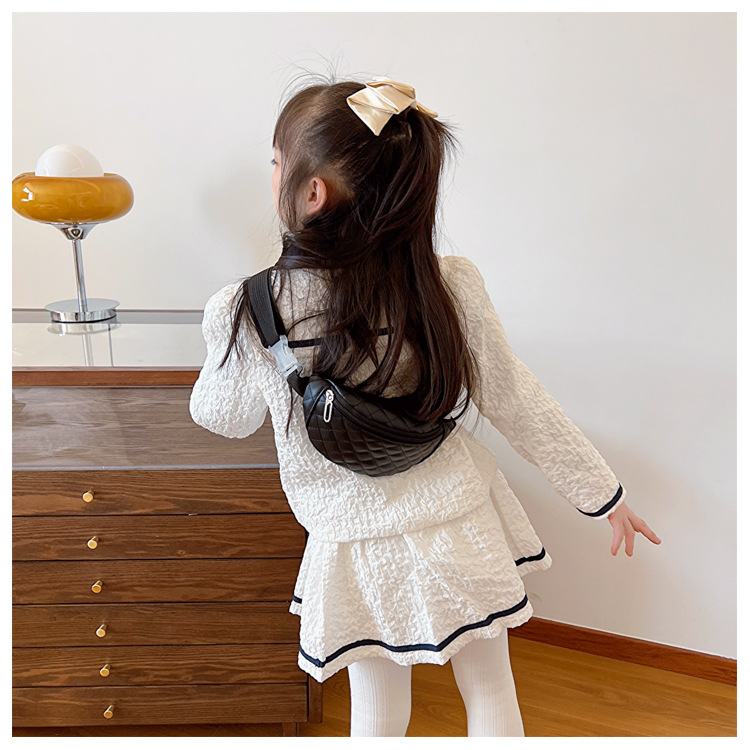 64g Weight Polyester Lining Material Zipper Closure Type Single Shoulder Strap Strap Type Shoulder Bag Bags Type Casual, Holiday Occasion Pu Leather Material Solid Color Pattern All Seasons Season Girl'S Gender Cute Style Square Shape Girl'S Pu Leather Solid Color Cute Square Zipper Shoulder Bag 10