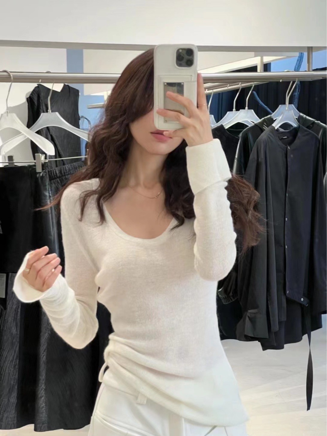 AN Maiden韓国系Uネックブルーのシンプルなニットの女性の春はウエストの正肩のラッパの袖の中に上着を掛けます。