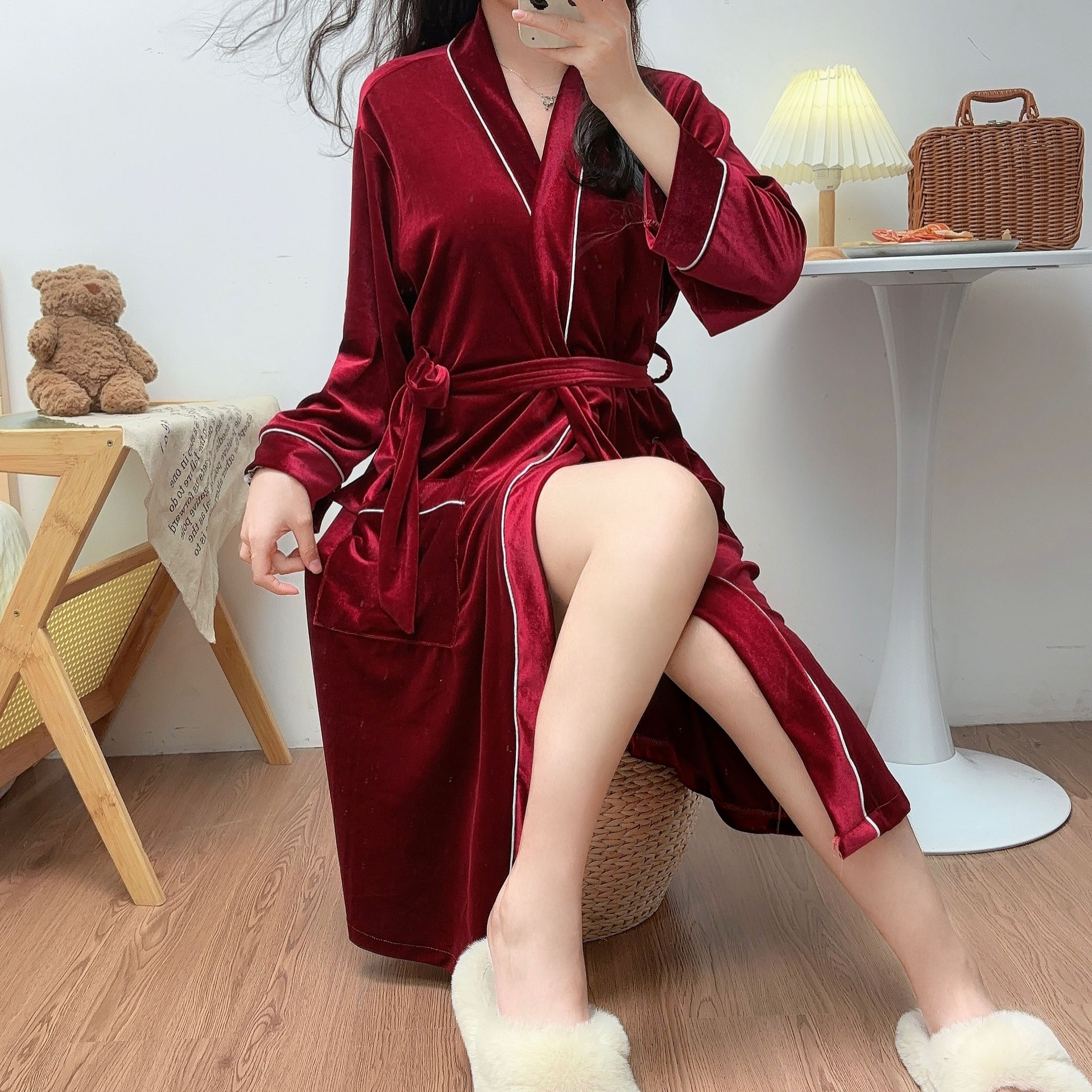 가을과 겨울 잠옷 황금 벨벳 파자마 여성용 목욕 가운 럭셔리 우아한 섹시한 V 넥 긴 소매 벨트 홈 옷