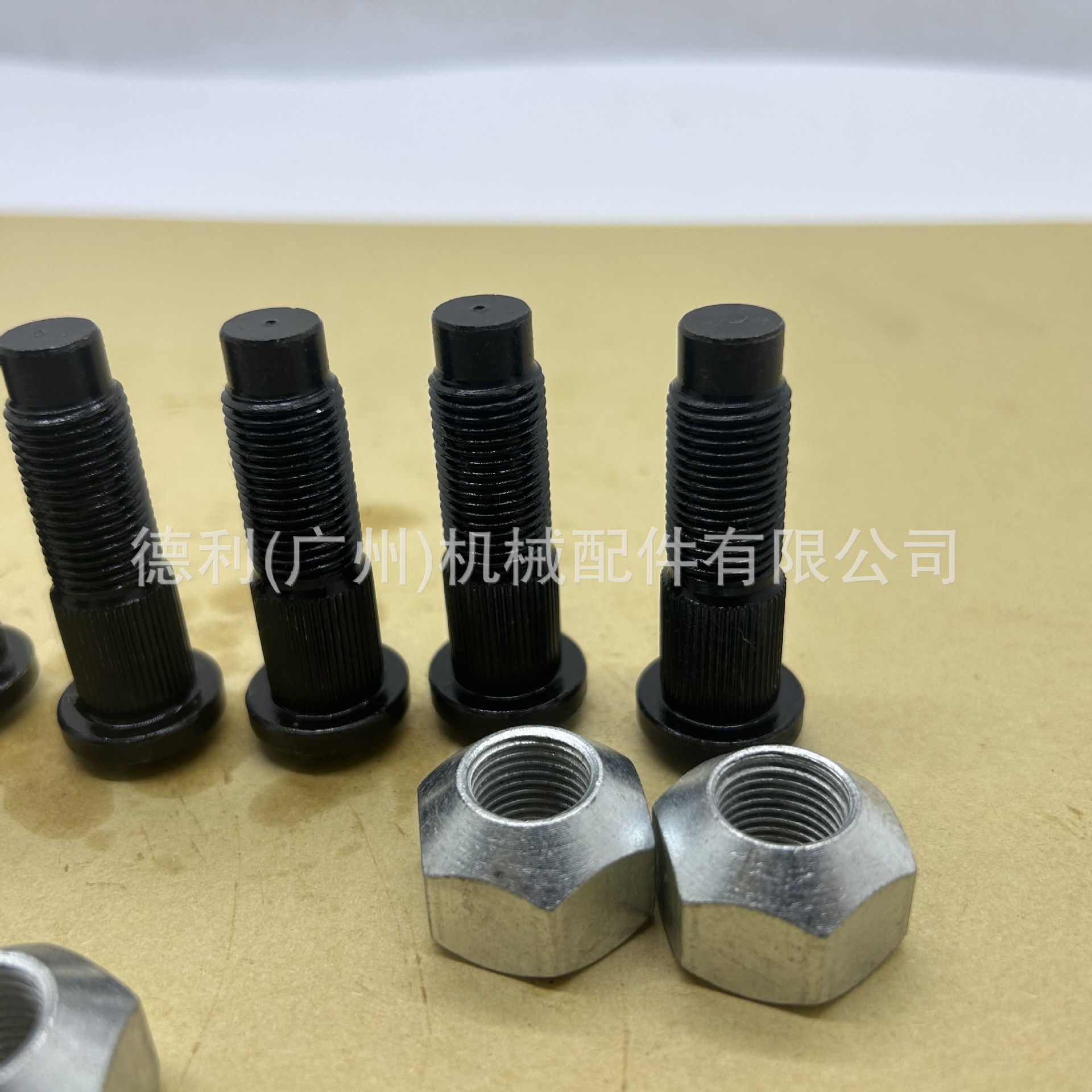山猫轮毂螺丝