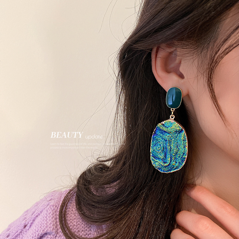 Pendientes geométricos plisados azules de aguja de plata pendientes encantadores irregulares femeninos Pendientes retro de personalidad exagerada de Europa y América