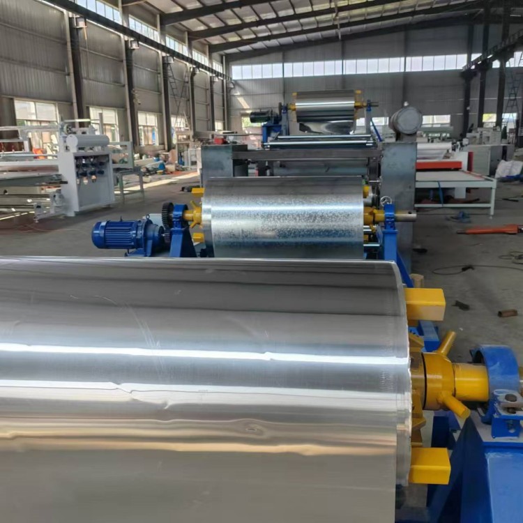 铝质板面覆膜机 自动涂胶镀锌钢板贴膜机 PVC金属板全自动贴面机