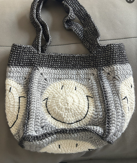Estilo elegante y digno, ropa de gancho, bolsos de fresa, bolsos de teléfono móvil para la familia y las vacaciones. image 37