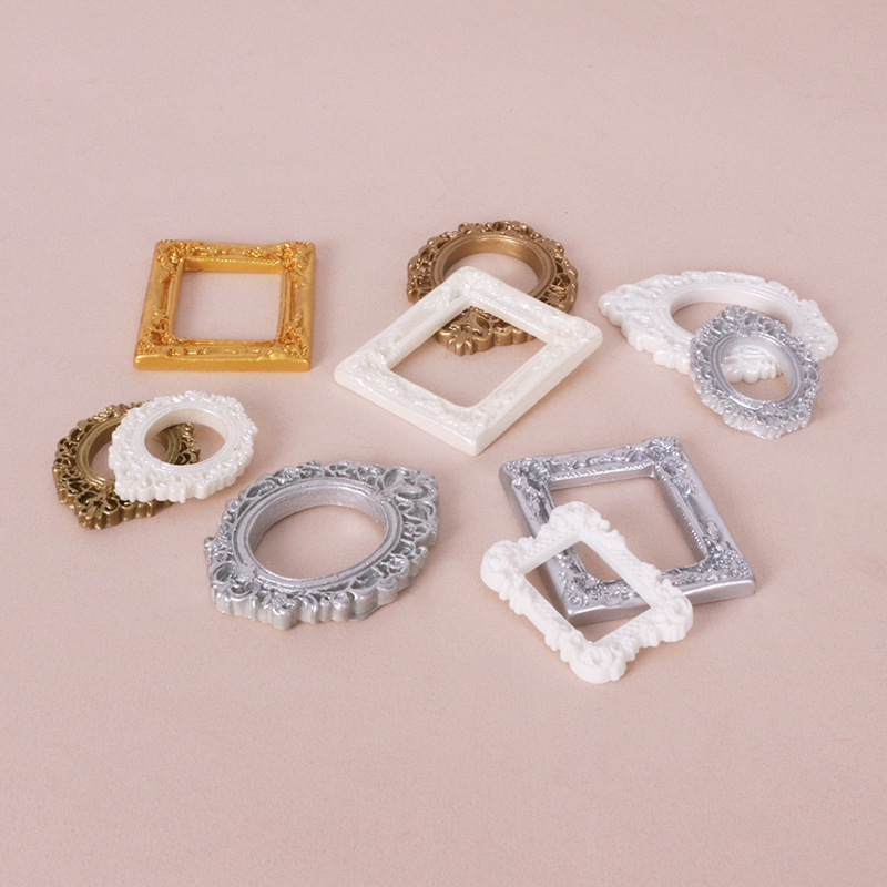 Dollhouse miniature simulation classical frame oval European photo frame doll house model scene props OB1