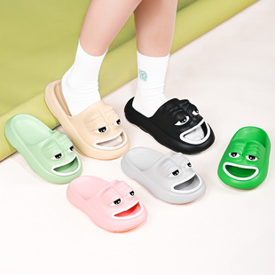 Frog EVA children's slippers 2024 new explosions in the big children's cute slippers non-slip trick-or-treat slippers spot