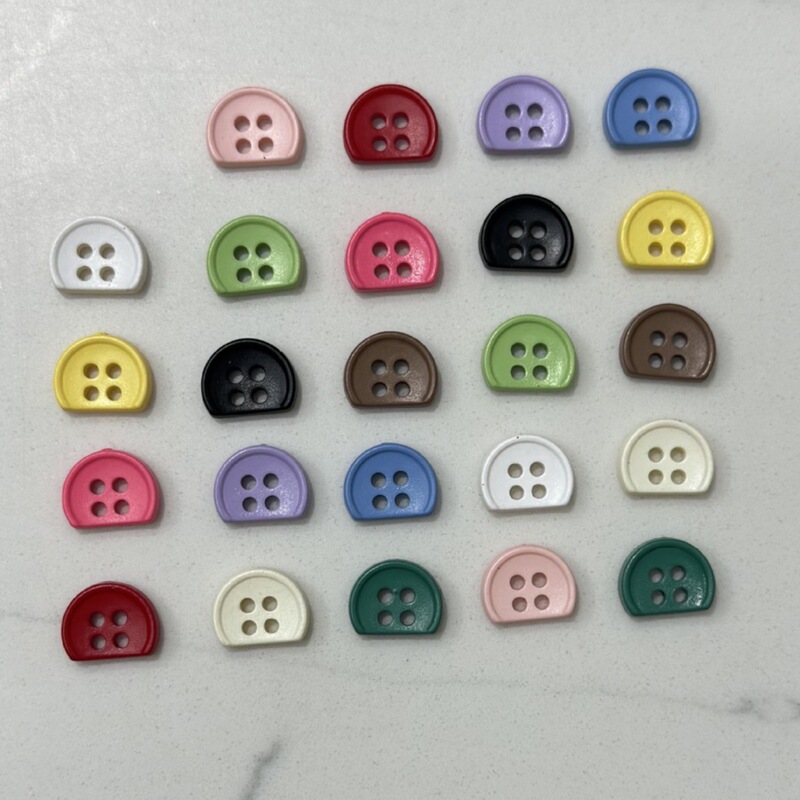 Plastic Colorful Four-Hole Hand-Sewn Buttons Cartoon Children's Semi-Circular Buttons for Coats and Sweaters Clothing Semi-Circle Buttons