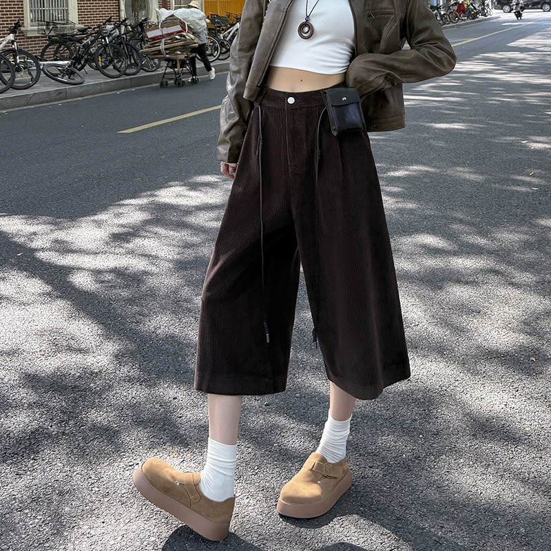 Real Shot of Stylish Corduroy Cropped Pants for Women, Autumn and Winter New Retro Old Money Style Over-The-Knee Boot Pants, Slimming Wide-Leg Mid-Length Pants