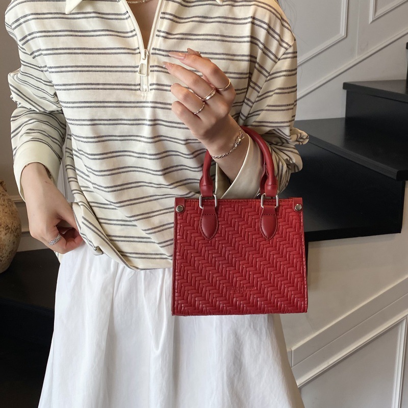 Textura transfronteriza 2025 verano nuevo bolso de mano retro tejido bolso de hombro de moda damas mochila