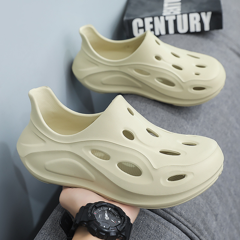 Zapatos de playa para hombre 2025 nuevo primavera y verano para conducir suela transpirable simple moda zapatillas frías