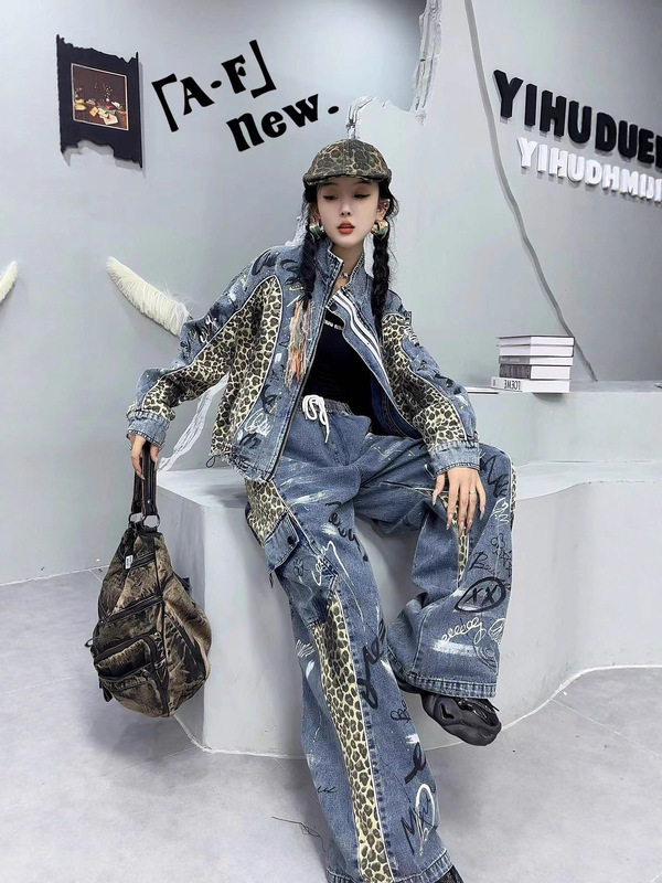 欧货牛仔外套女2025秋季新款重工彩绘涂鸦字母拼接豹纹宽松夹克潮|undefined