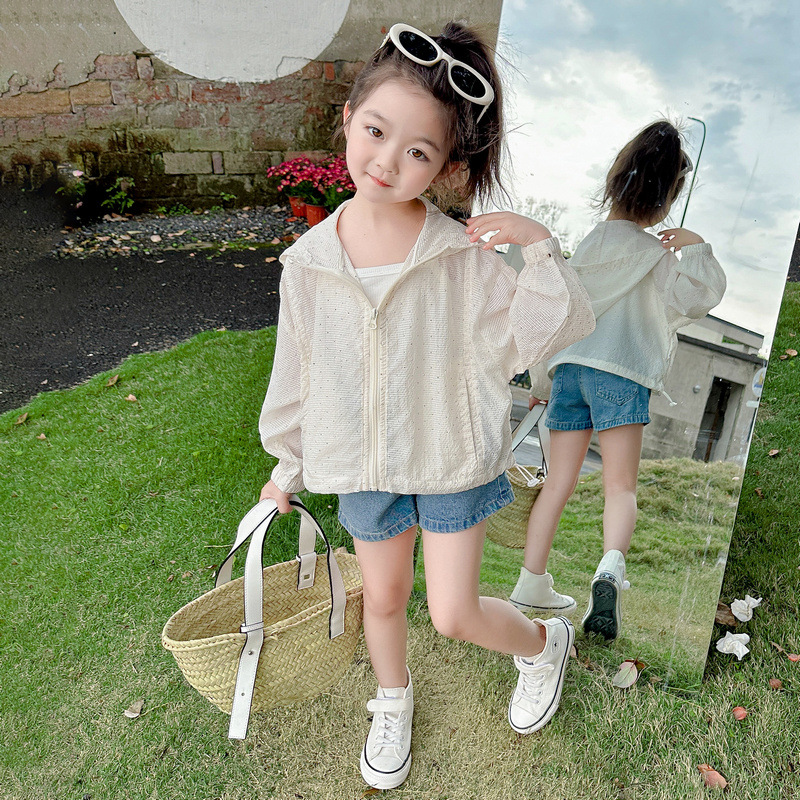 Ropa de protección solar con capucha para niñas ropa de verano 2025 nueva chaqueta delgada para niños verano protección UV ropa de piel para niños