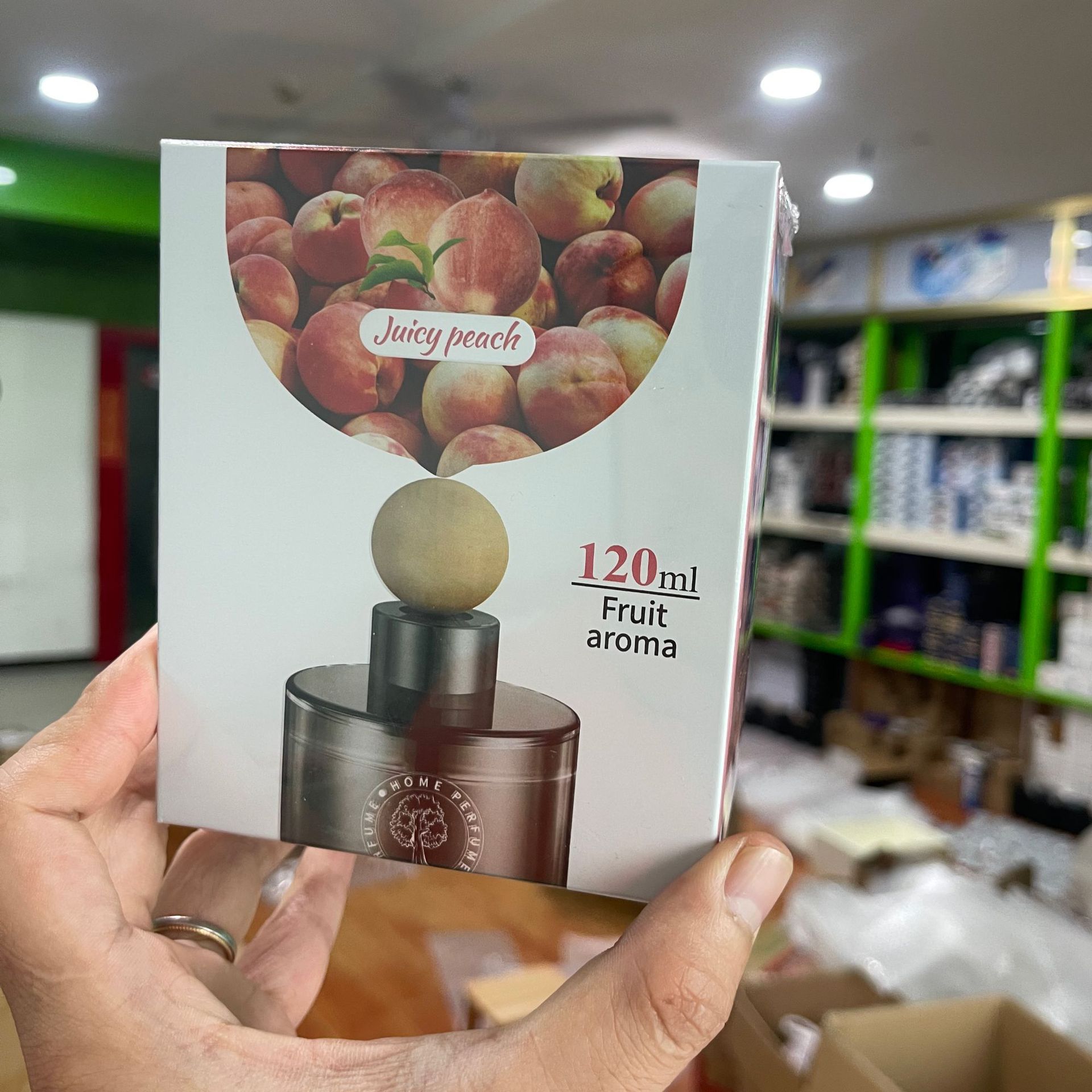 과즙이 풍부한 복숭아