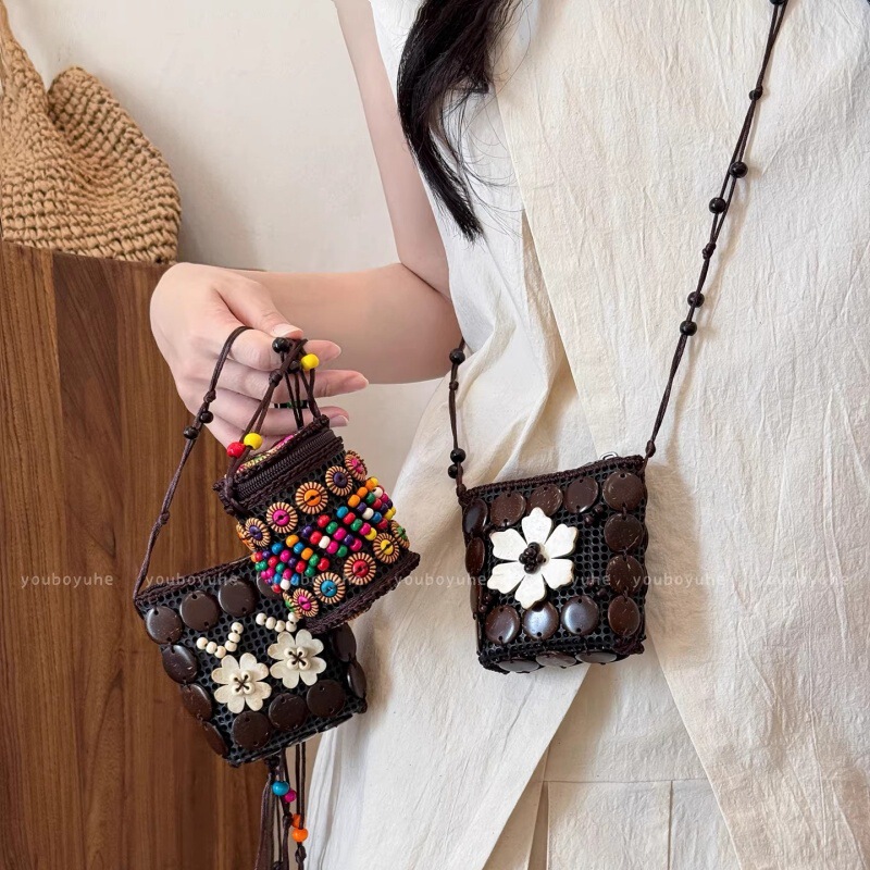 Bohemian Ethnic Style Coconut Shell Bag for Women, Handmade Woven Earphone and Lipstick Pouch, Vintage Niche Design Coin Purse