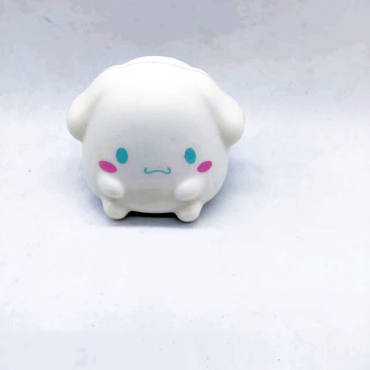 Sanrio descompresión ventilación pellizco música lento rebote juguete fresa oso pellizco música descompresión muñeca cura pequeño regalo