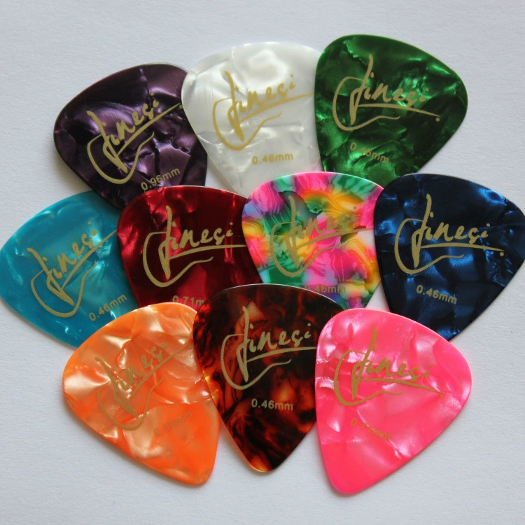 Производители источника могут перфорить целлулоидные пластины ABS гитары гитары