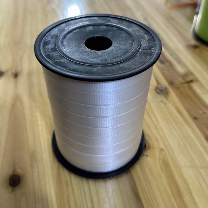 Cinta en relieve de banda plana de plástico de 10mm de ancho 200 m de largo cinta de globo correa de selección de tamaño múltiple