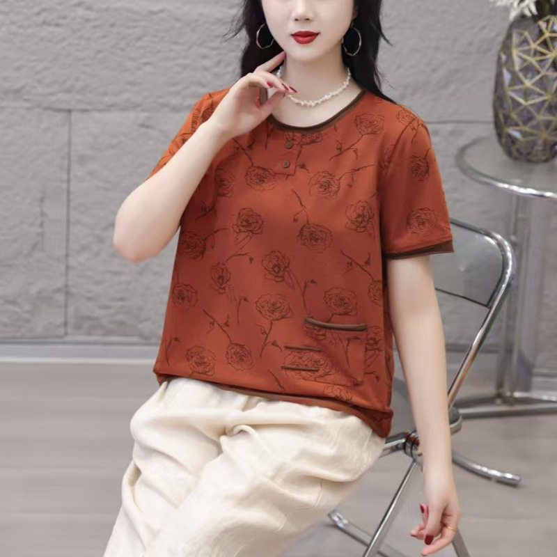 Loose Round-Neck Short-Sleeved Pure Cotton Pullover T-Shirt for Middle-Aged and Elderly Women, New Summer Style with Contrasting Colors and Slimming Effect