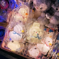 インターネット有名人の漫画 LED ナイトライト卸売ナイトマーケットの屋台小物人気の子供の発光おもちゃプロモーションギフト