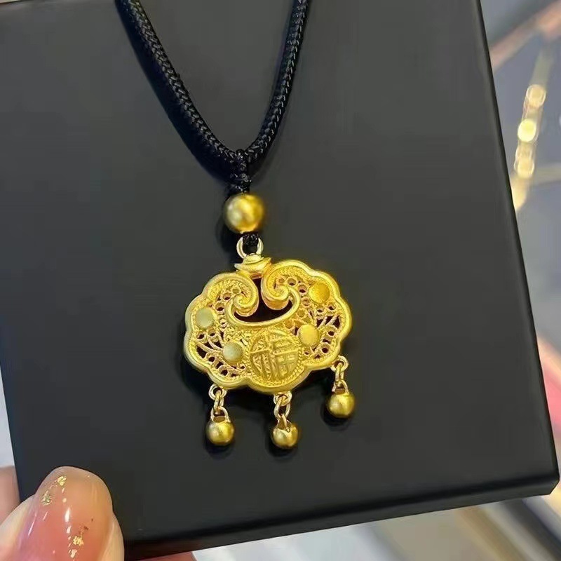 Peace Lock Necklace for Women, Lightweight Luxury, Unique Design, High-End, Hollowed Out, Non-Fading, Longevity Lock, Gift for Friends on Birthday