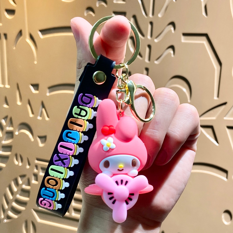 Llavero de dibujos animados de Sanrio con diseño de perro de orejas grandes, colgante, adorno de llavero de Kuromi, artículos pequeños, pequeño regalo