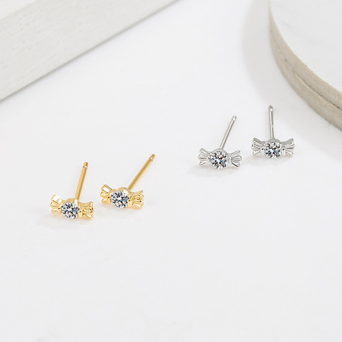 Knock on mini sparkling diamonds, cute candy earrings, exquisite ear care, simple style, no need to take off student earrings when sleeping 
