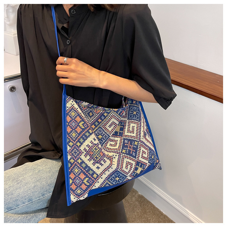 Ethnic Style Retro Handheld Women's Bag Ethnic Style Canvas Handbag Weaving Yunnan Style Lightweight Middle Aged Small Cloth Bag_voghion.com