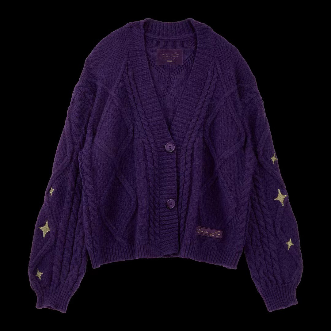 Cardigan violet d'inspiration vintage avec broderies étoiles et manches en maille torsadée - Pull oversize à col en V ouvert sur le devant pour femme_voghion.com