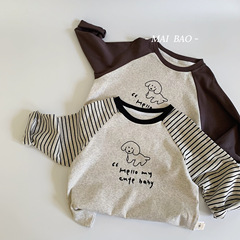 韓国版子供用 Tシャツ 2025 秋の新スタイルの男の子と女の子の秋の長袖トップス湖州織里子供服卸売